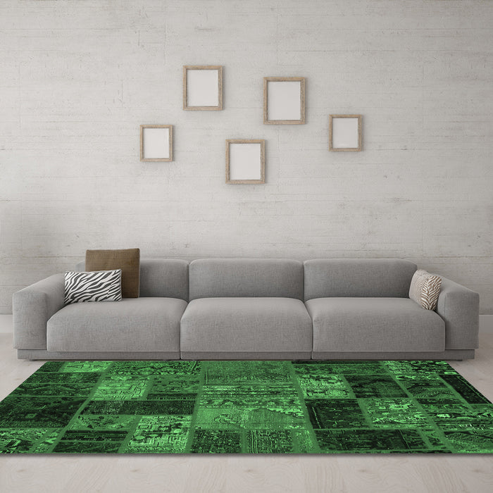 Machine Washable Oriental Emerald Green Modern Area Rugs in a Living Room,, wshabs5676emgrn