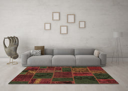 Machine Washable Patchwork Brown Transitional Rug in a Living Room,, wshabs567brn