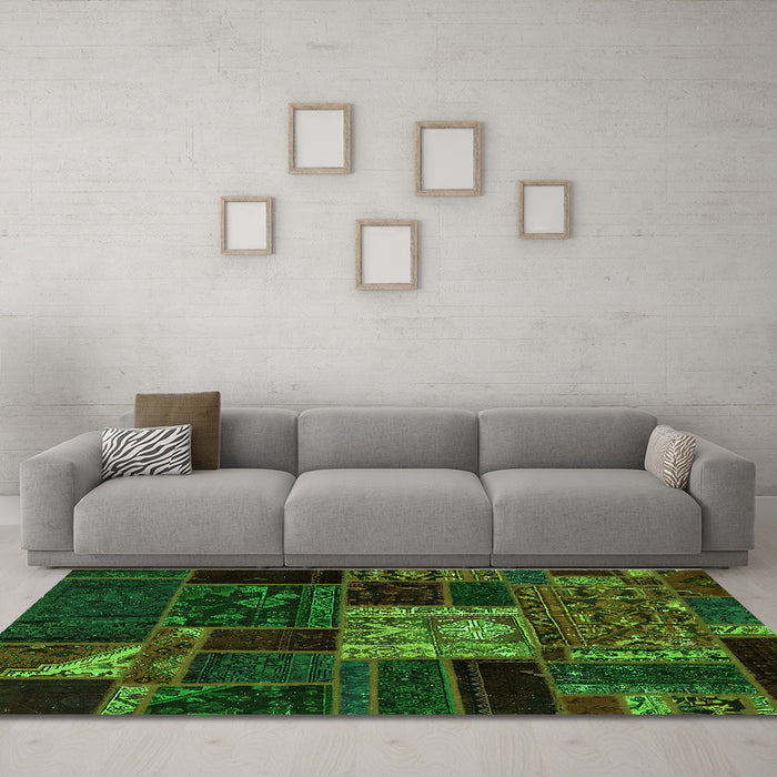 Machine Washable Patchwork Green Transitional Area Rugs in a Living Room,, wshabs568grn