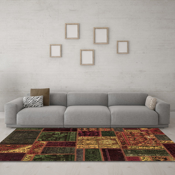 Machine Washable Patchwork Brown Transitional Rug in a Living Room,, wshabs568brn