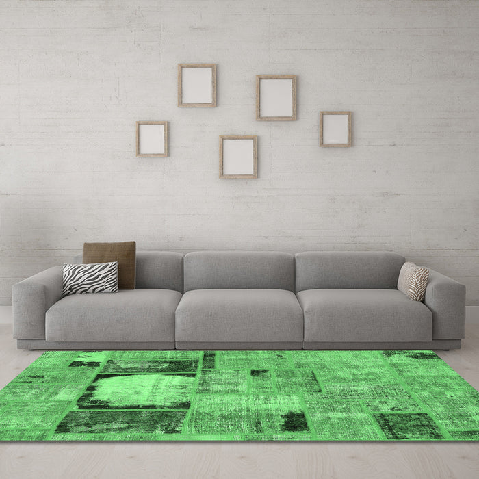 Machine Washable Patchwork Emerald Green Transitional Area Rugs in a Living Room,, wshabs570emgrn