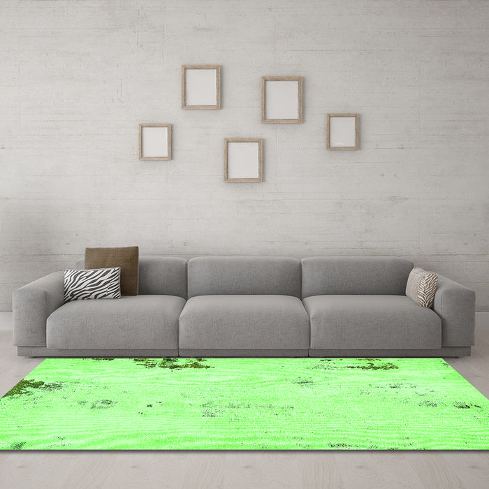 Machine Washable Abstract Green Modern Area Rugs in a Living Room,, wshabs572grn