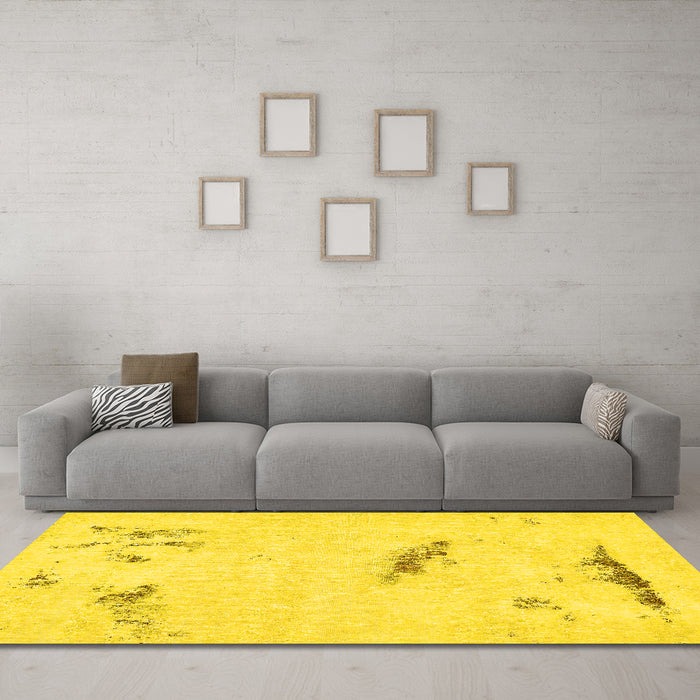 Machine Washable Abstract Yellow Modern Rug in a Living Room, wshabs575yw