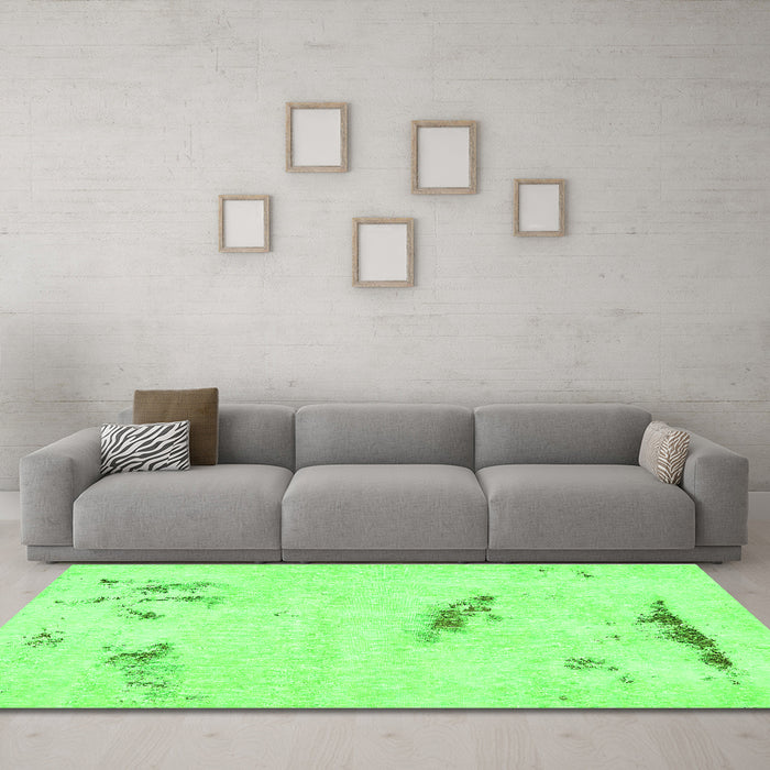 Machine Washable Abstract Green Modern Area Rugs in a Living Room,, wshabs575grn