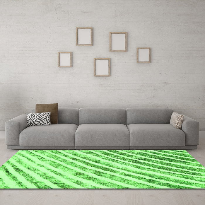 Machine Washable Abstract Green Modern Area Rugs in a Living Room,, wshabs585grn