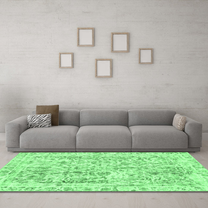 Machine Washable Abstract Emerald Green Modern Area Rugs in a Living Room,, wshabs587emgrn