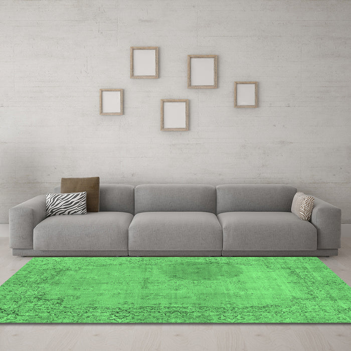 Machine Washable Abstract Emerald Green Modern Area Rugs in a Living Room,, wshabs590emgrn
