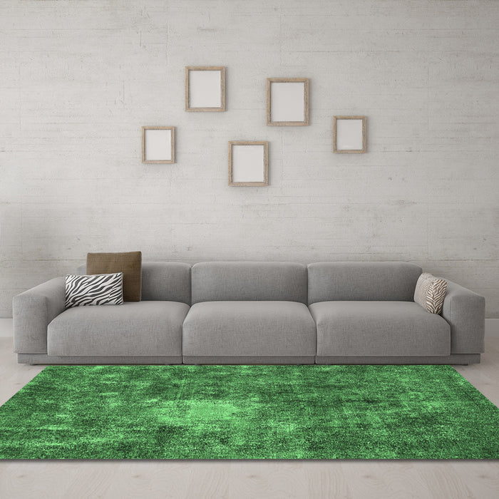 Machine Washable Oriental Emerald Green Traditional Area Rugs in a Living Room,, wshabs591emgrn