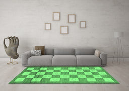 Machine Washable Checkered Emerald Green Modern Area Rugs in a Living Room,, wshabs5emgrn