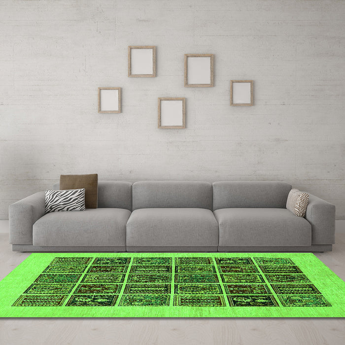 Machine Washable Abstract Green Modern Area Rugs in a Living Room,, wshabs606grn