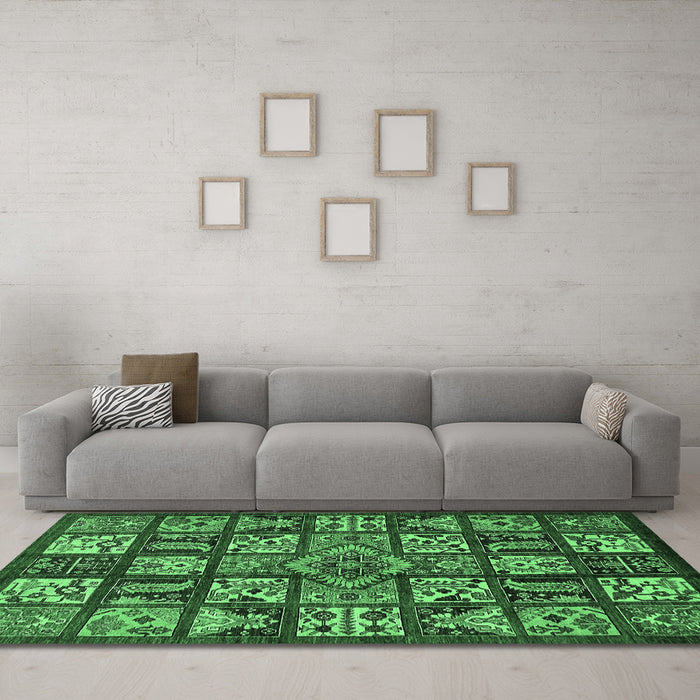 Machine Washable Abstract Emerald Green Modern Area Rugs in a Living Room,, wshabs608emgrn