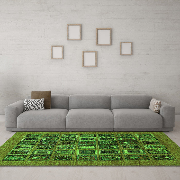 Machine Washable Abstract Green Modern Area Rugs in a Living Room,, wshabs609grn