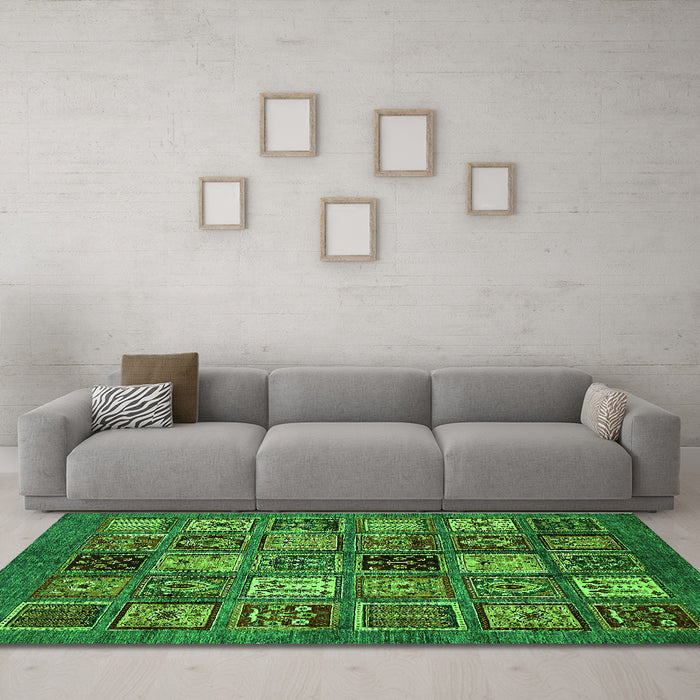 Machine Washable Oriental Green Modern Area Rugs in a Living Room,, wshabs610grn