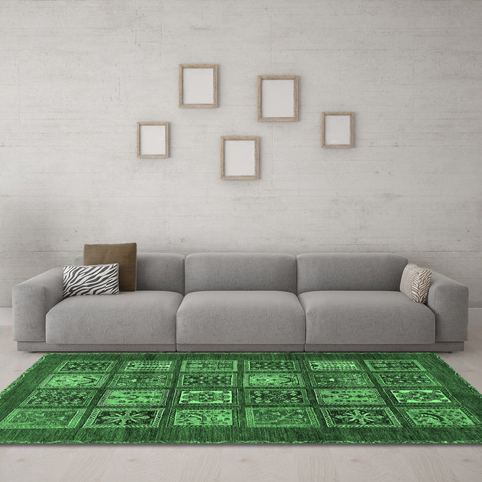 Machine Washable Abstract Emerald Green Modern Area Rugs in a Living Room,, wshabs613emgrn