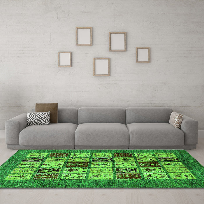 Machine Washable Abstract Green Modern Area Rugs in a Living Room,, wshabs615grn