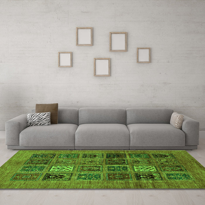 Machine Washable Abstract Green Modern Area Rugs in a Living Room,, wshabs617grn