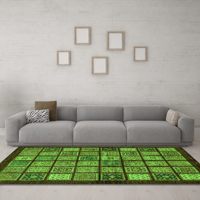 Machine Washable Abstract Green Modern Area Rugs in a Living Room,, wshabs627grn