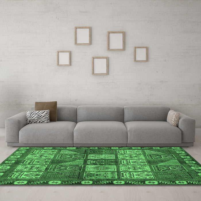 Machine Washable Abstract Emerald Green Modern Area Rugs in a Living Room,, wshabs635emgrn
