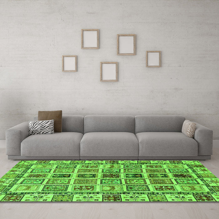 Machine Washable Oriental Green Modern Area Rugs in a Living Room,, wshabs643grn