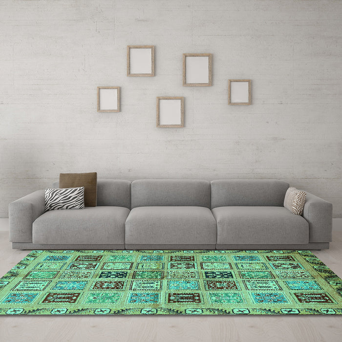 Machine Washable Oriental Turquoise Modern Area Rugs in a Living Room,, wshabs646turq