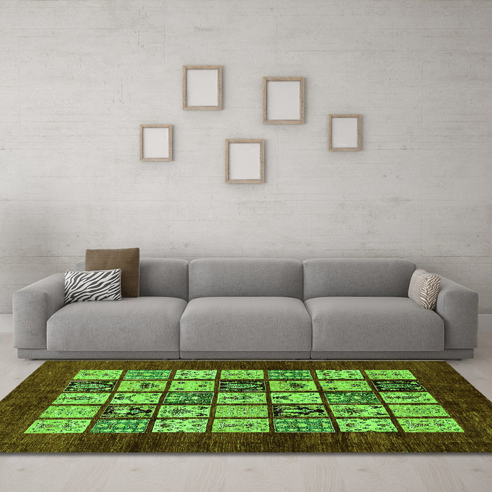 Machine Washable Abstract Green Modern Area Rugs in a Living Room,, wshabs649grn