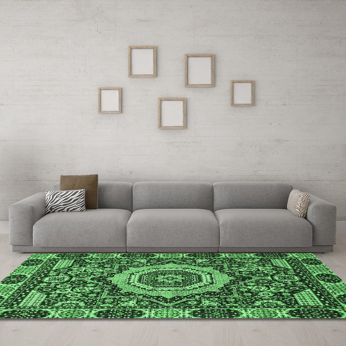 Machine Washable Abstract Emerald Green Modern Area Rugs in a Living Room,, wshabs651emgrn