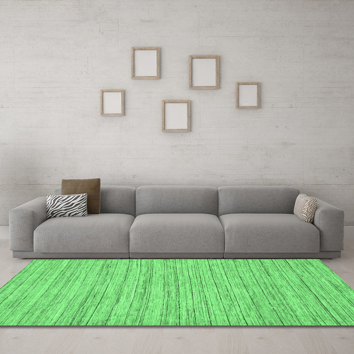 Machine Washable Solid Emerald Green Modern Area Rugs in a Living Room,, wshabs65emgrn