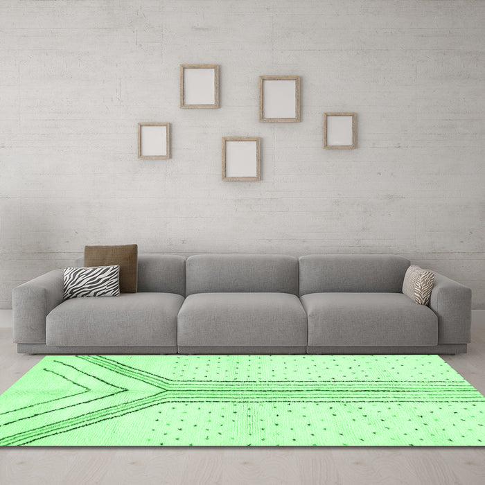 Machine Washable Solid Emerald Green Modern Area Rugs in a Living Room,, wshabs670emgrn