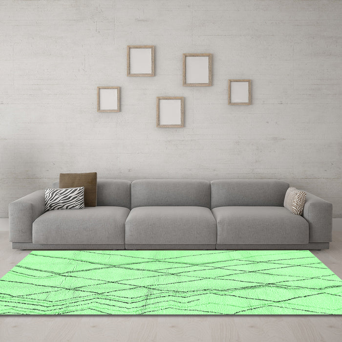 Machine Washable Solid Emerald Green Modern Area Rugs in a Living Room,, wshabs671emgrn