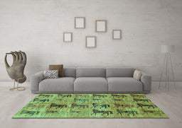 Machine Washable Animal Turquoise Traditional Area Rugs in a Living Room,, wshabs673turq