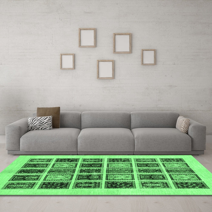 Machine Washable Abstract Emerald Green Modern Area Rugs in a Living Room,, wshabs677emgrn