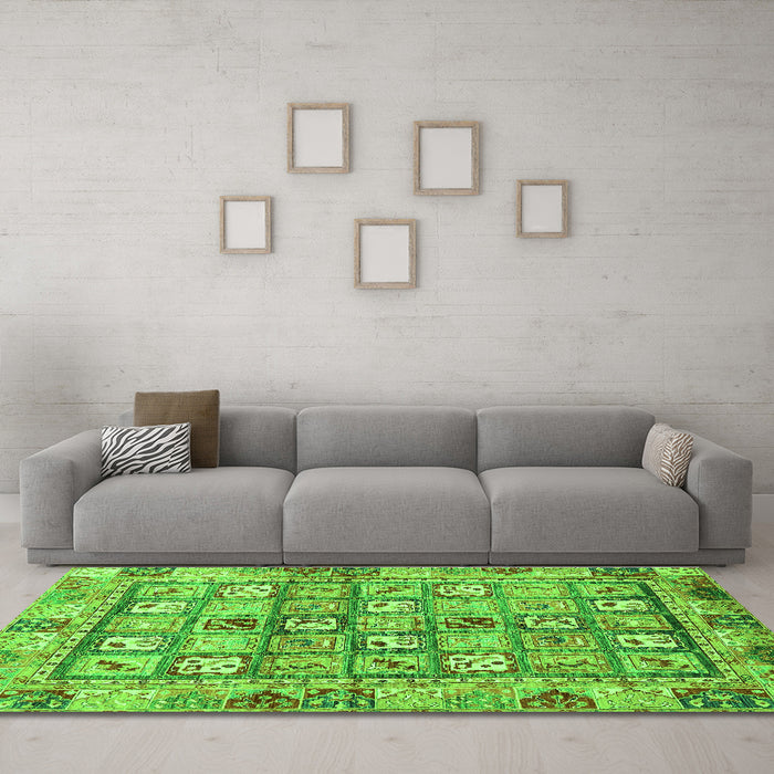 Machine Washable Abstract Green Modern Area Rugs in a Living Room,, wshabs678grn
