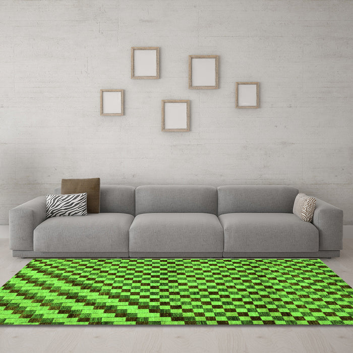 Machine Washable Checkered Green Modern Area Rugs in a Living Room,, wshabs67grn