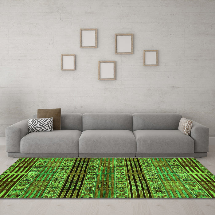 Machine Washable Abstract Green Modern Area Rugs in a Living Room,, wshabs681grn