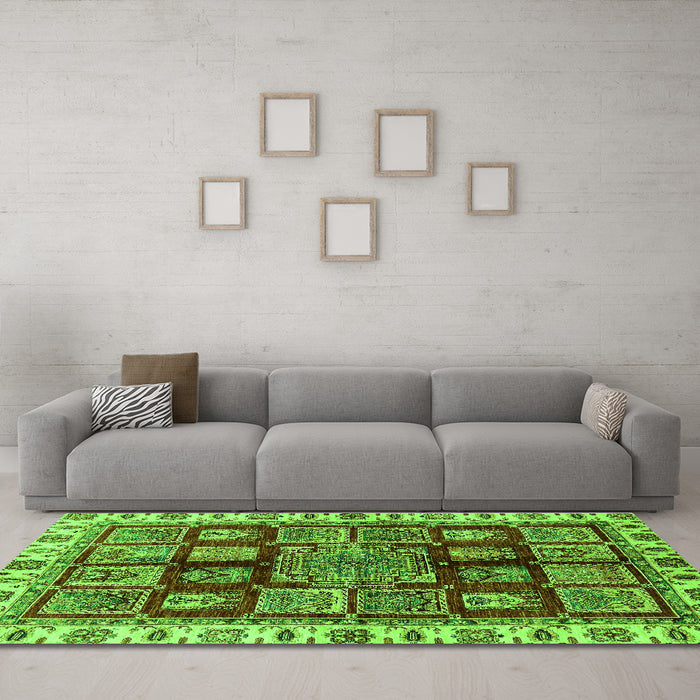 Machine Washable Abstract Green Modern Area Rugs in a Living Room,, wshabs685grn