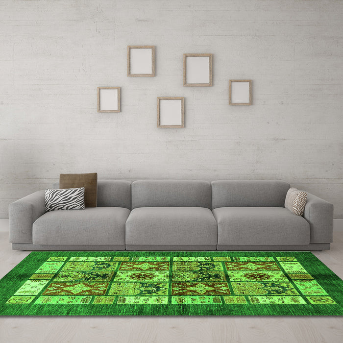 Machine Washable Abstract Green Modern Area Rugs in a Living Room,, wshabs687grn