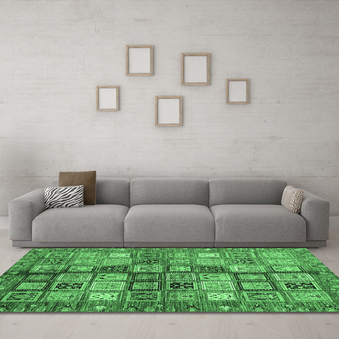 Machine Washable Abstract Emerald Green Modern Area Rugs in a Living Room,, wshabs688emgrn