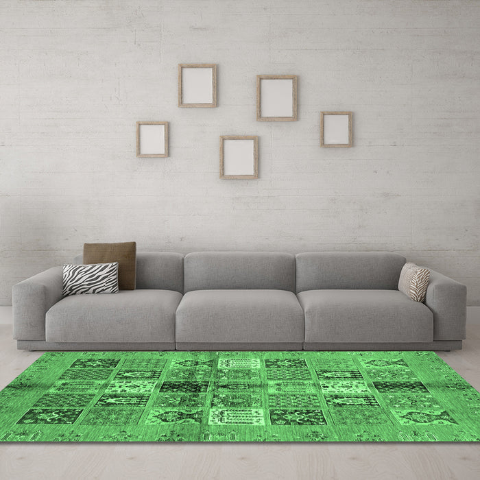 Machine Washable Abstract Emerald Green Modern Area Rugs in a Living Room,, wshabs690emgrn