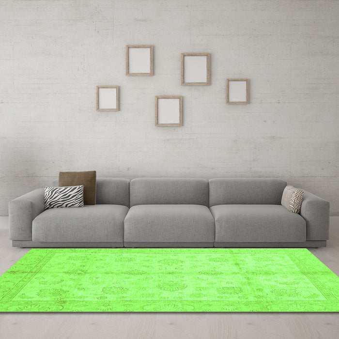 Machine Washable Abstract Green Modern Area Rugs in a Living Room,, wshabs691grn