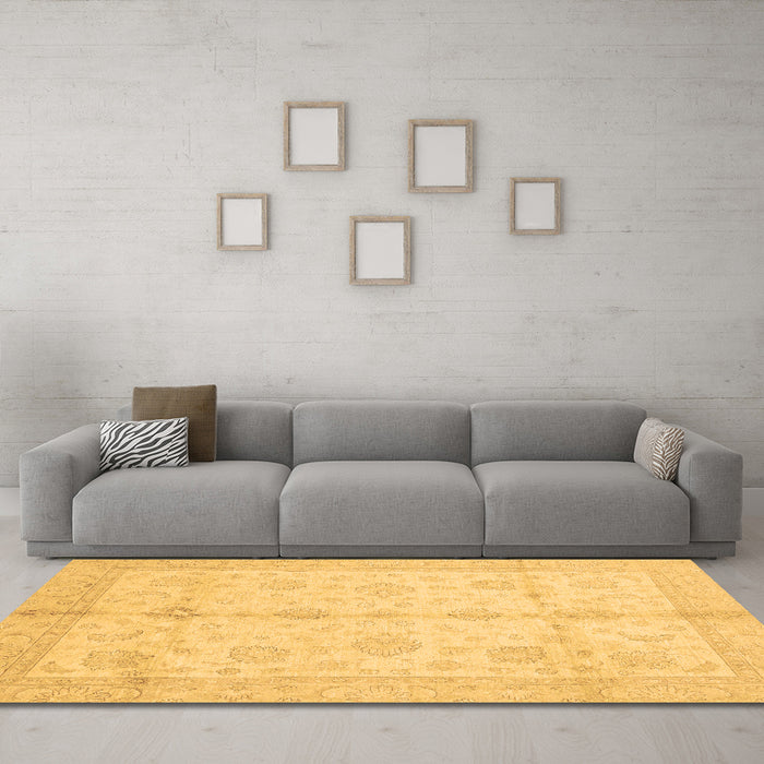 Machine Washable Abstract Brown Modern Rug in a Living Room,, wshabs691brn