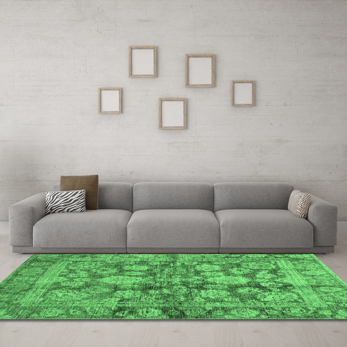 Machine Washable Oriental Emerald Green Traditional Area Rugs in a Living Room,, wshabs692emgrn
