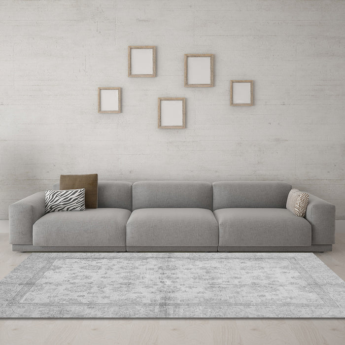 Machine Washable Oriental Gray Traditional Rug in a Living Room,, wshabs693gry