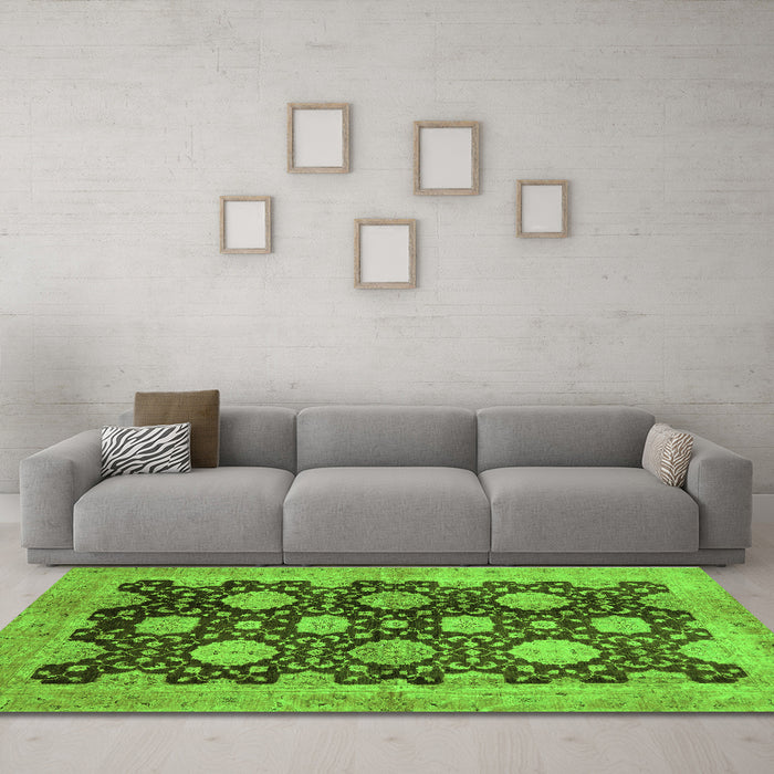 Machine Washable Oriental Green Traditional Area Rugs in a Living Room,, wshabs695grn