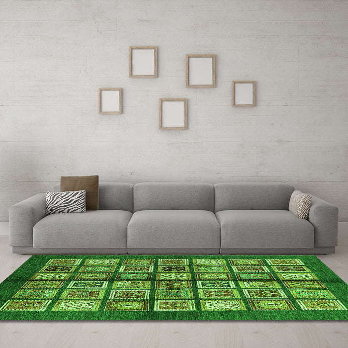 Machine Washable Abstract Green Modern Area Rugs in a Living Room,, wshabs697grn