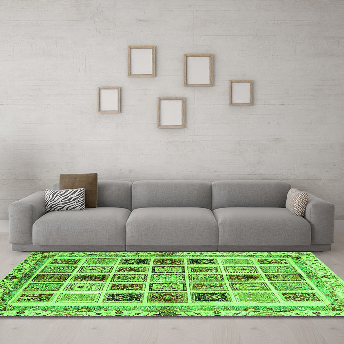 Machine Washable Abstract Green Modern Area Rugs in a Living Room,, wshabs700grn
