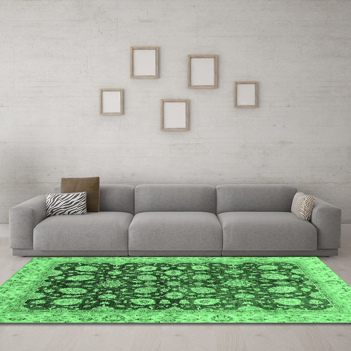 Machine Washable Oriental Emerald Green Traditional Area Rugs in a Living Room,, wshabs706emgrn