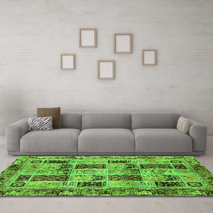 Machine Washable Abstract Green Modern Area Rugs in a Living Room,, wshabs709grn