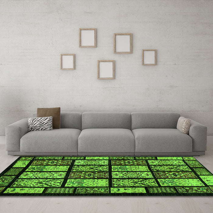 Machine Washable Abstract Green Modern Area Rugs in a Living Room,, wshabs713grn