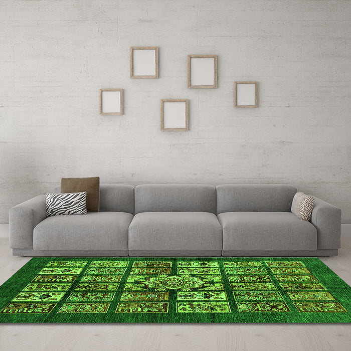 Machine Washable Abstract Green Modern Area Rugs in a Living Room,, wshabs716grn
