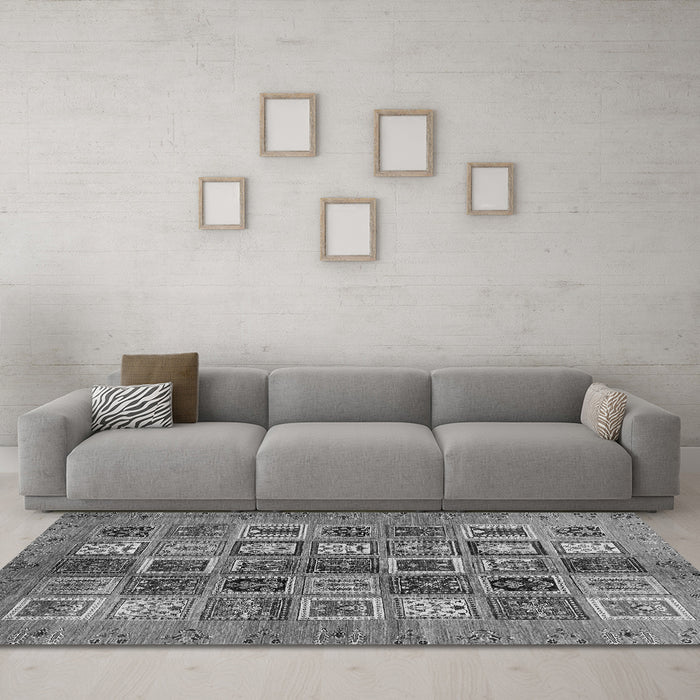 Machine Washable Abstract Gray Modern Rug in a Living Room,, wshabs717gry